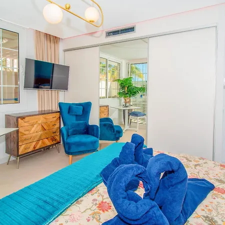 Luxury 3bd With Premium Amenities, Jacuzzi, Private Parking Lägenhet *