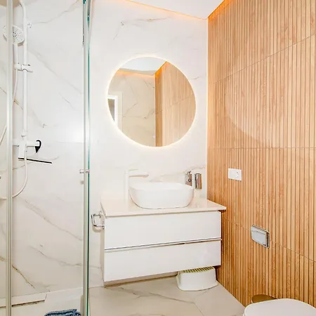Luxury 3bd With Premium Amenities, Jacuzzi, Private Parking Apartmán