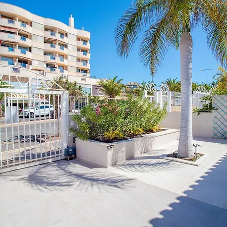 Luxury 3bd With Premium Amenities, Jacuzzi, Private Parking Apartmán